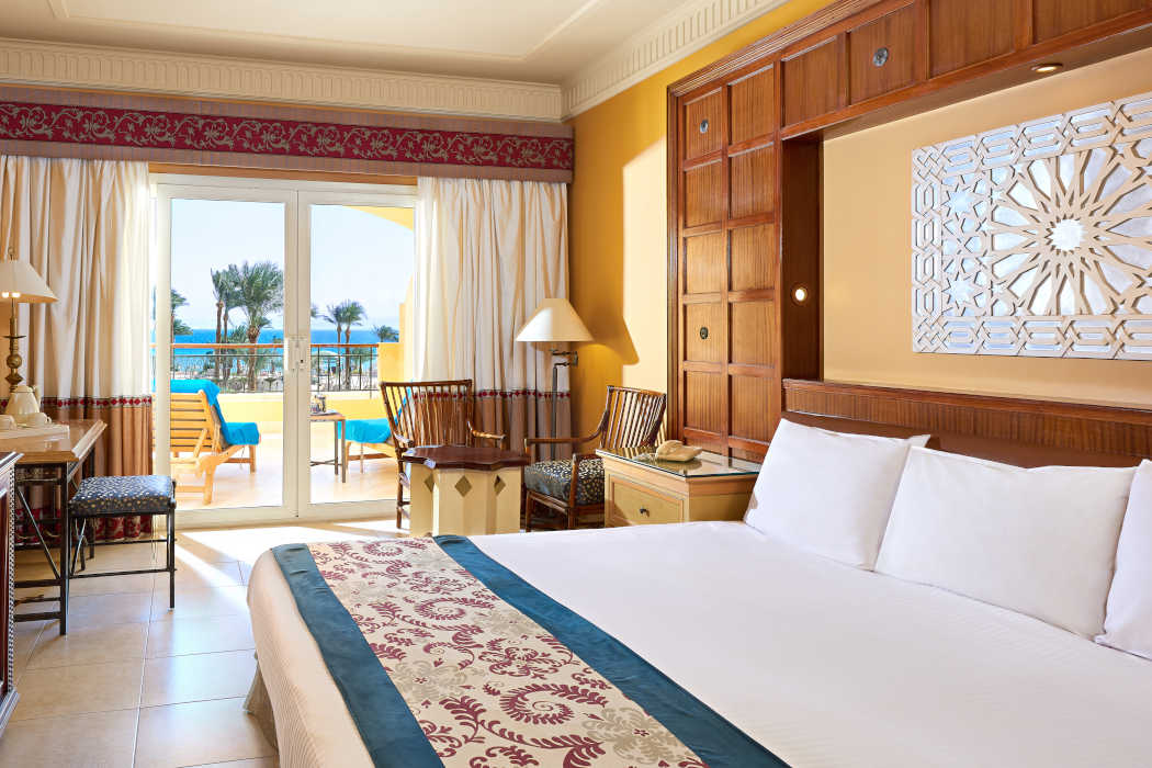 Mosaique beachfront room furnished with a kingbed and has a balcony overlooks the Red Sea